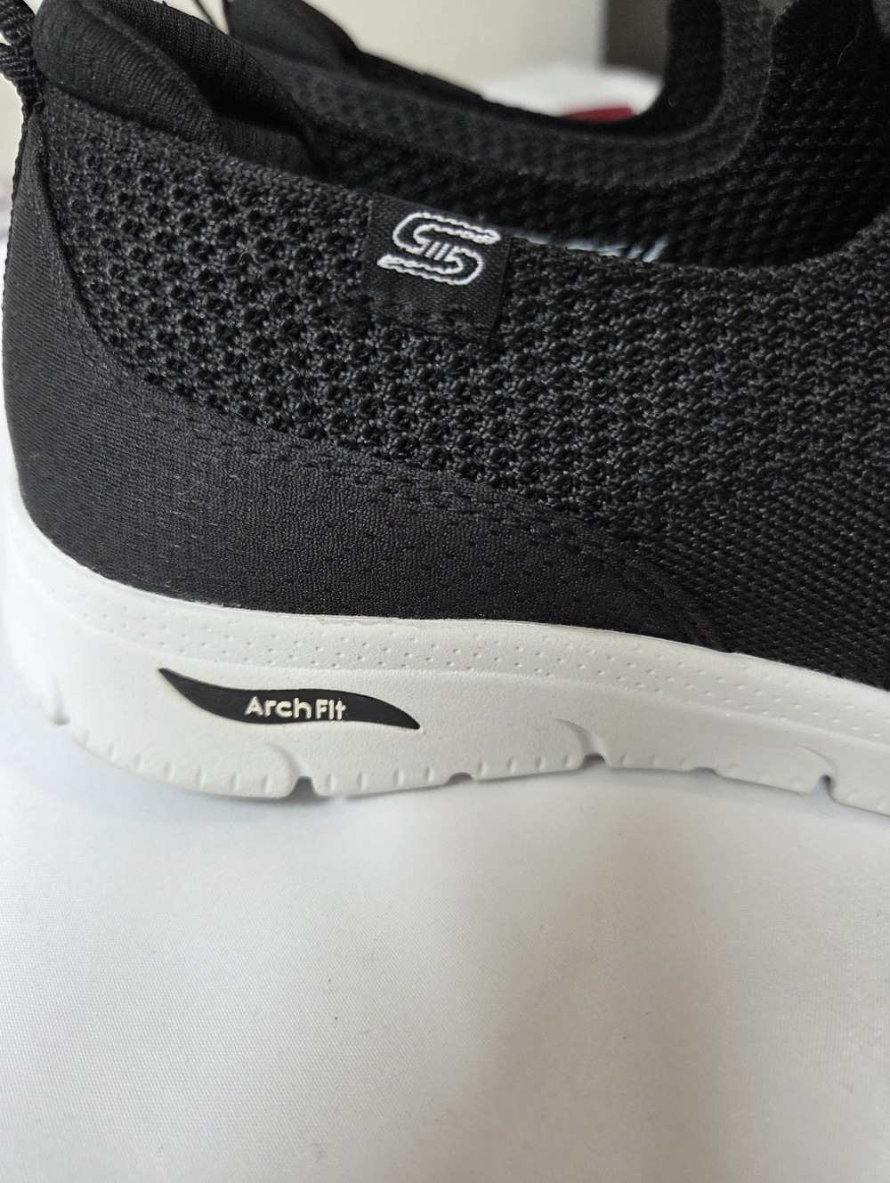 Skechers Arch Fit Air-Cooled Slip On Sneakers Black White Size 8 - Picture 9 of 11